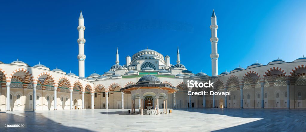 Ibada tukufu ya Hija na Hukumu zake